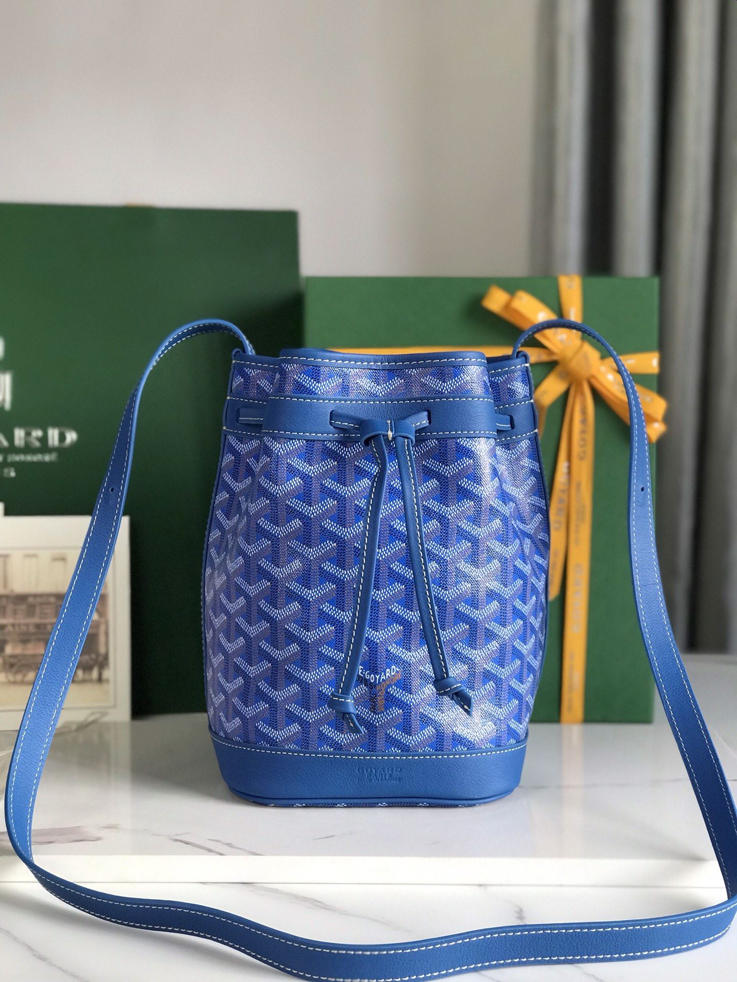Go*ard bucket bags
